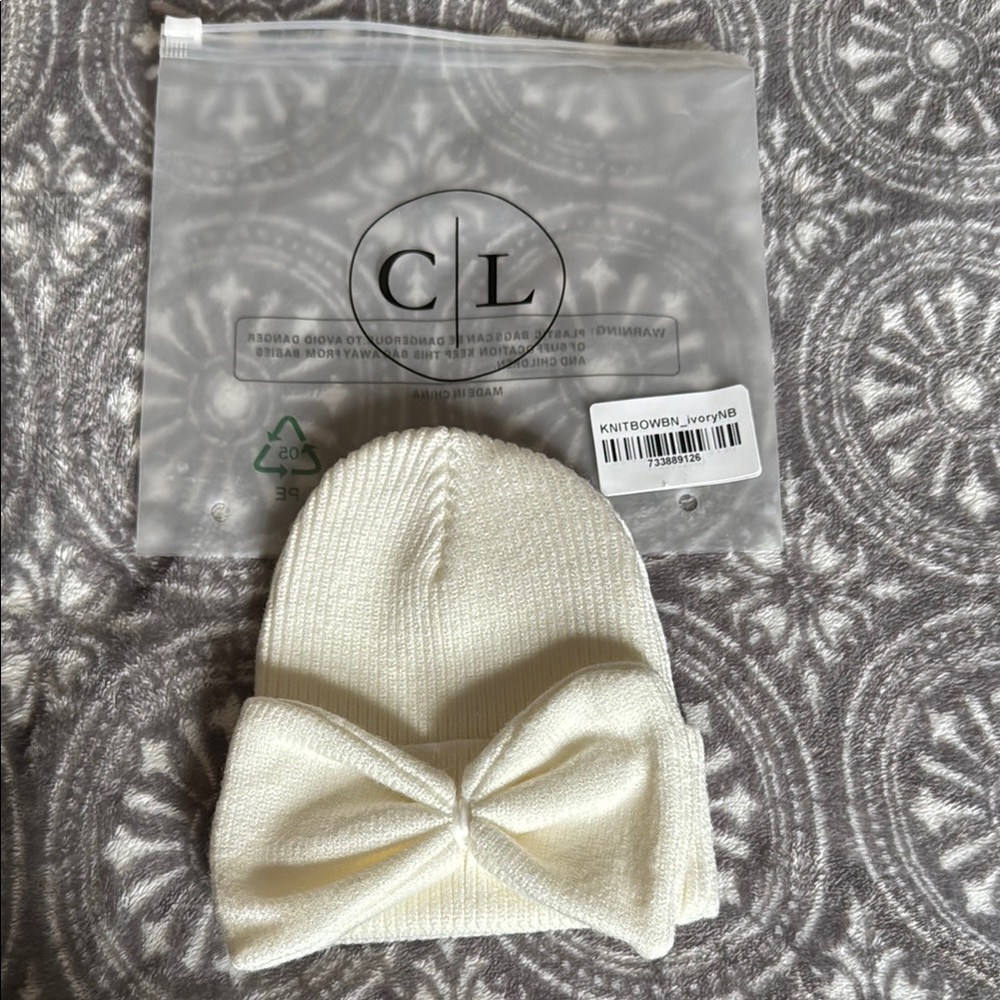 Newborn light ivory Bow Beanie